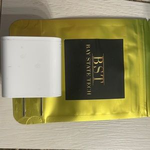 1 USB-C Power Adapter. Compatible with IPhone 14/14 Pro/ 14 Pro Max/14 Plus /ect